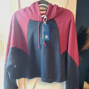 ADIDAS OVERSIZED CROPPED SWEATSHIRT